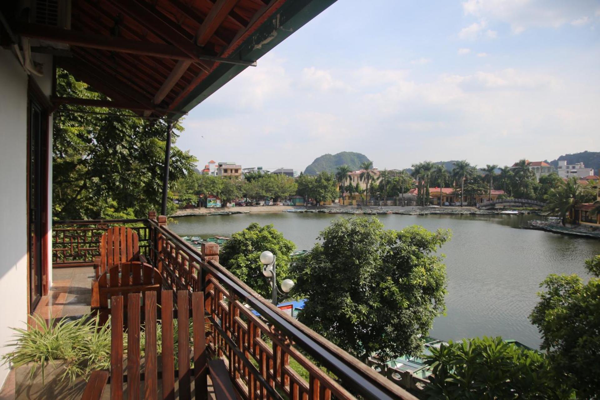 The Banana Tree Hostel Ниньбинь Экстерьер фото